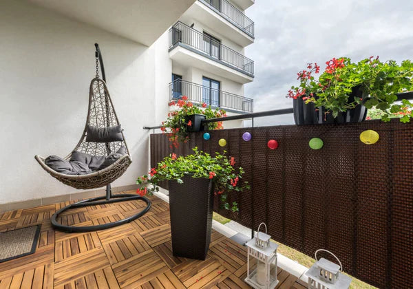 TURN YOUR APARTMENT BALCONY INTO A PRIVATE SANCTUARY